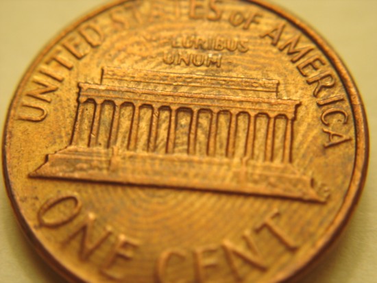 2000-Lincoln-Memorial-Cent-Stuck-Through-Cloth?